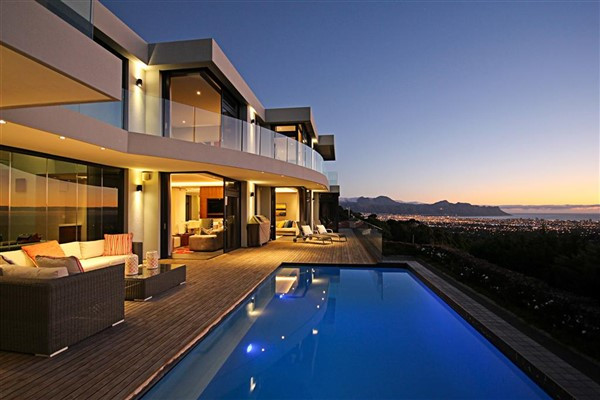 VERKAUFT! SÜDAFRIKA - Bestlage! - excl. Architektenhaus mit Grandezza mit wunderbarem Blick